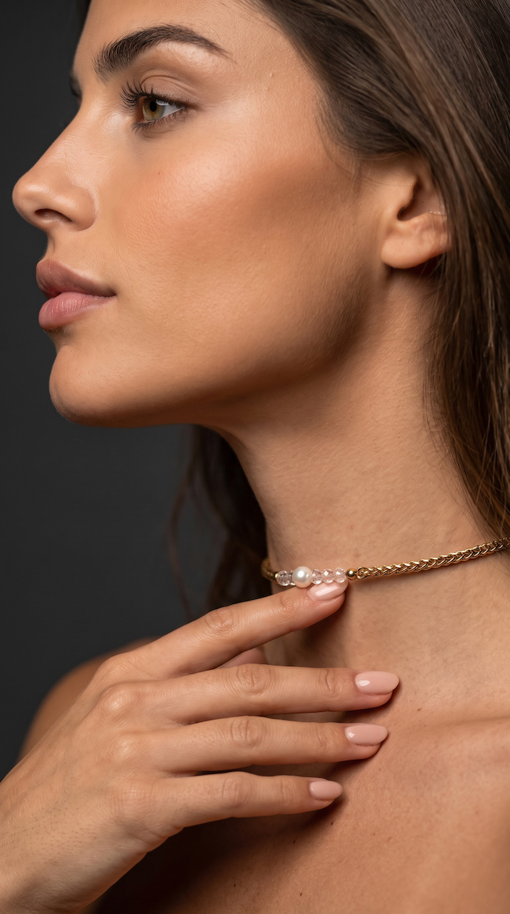 Alba – Choker z kryształem górskim i perłą (pod zawieszki na plecy)